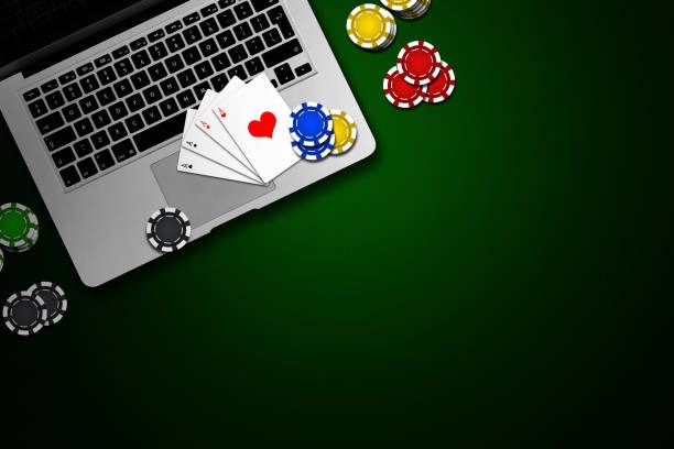 Hand ranking chart showing Royal Flush through High Card